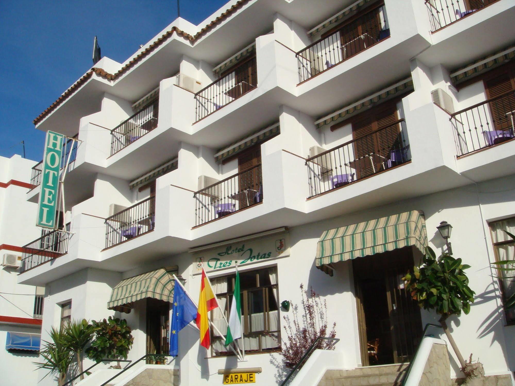 Hotel Tres Jotas Conil Conil De La Frontera Eksteriør bilde